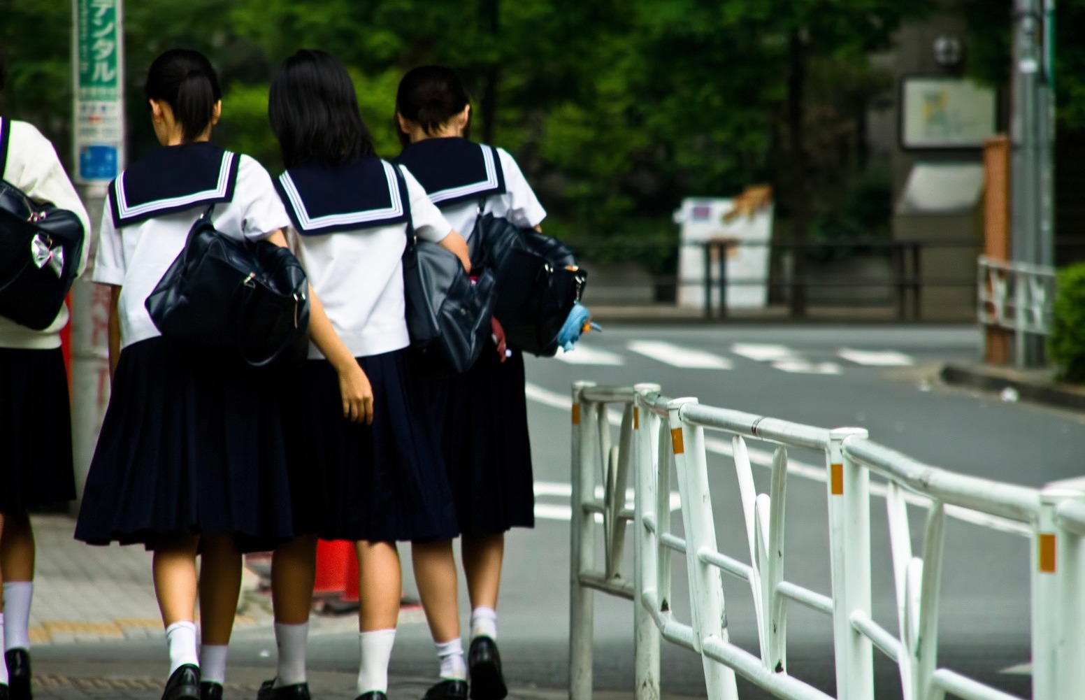 いよいよ月経14歳（1414月経14歳） 14歳の娘の生理が未だ始まりません。母親の私も13歳の後半で始まった